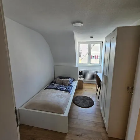 Monteurlodge Donaublick Homestay *